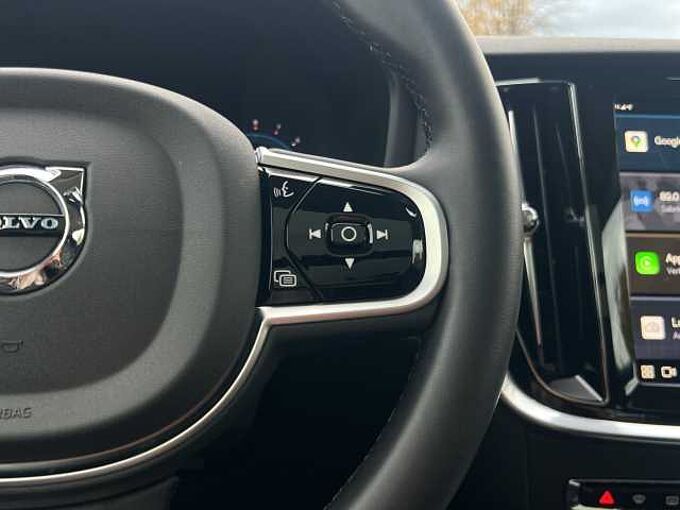 Volvo V60 B4 Plus Dark/Navi/LED/Pano/360K/BLIS/19Zoll