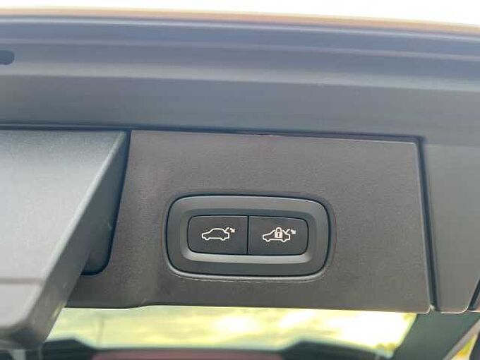 Volvo V90 T6 Plus Dark Plug-In Hybrid AWD/Standz/360K