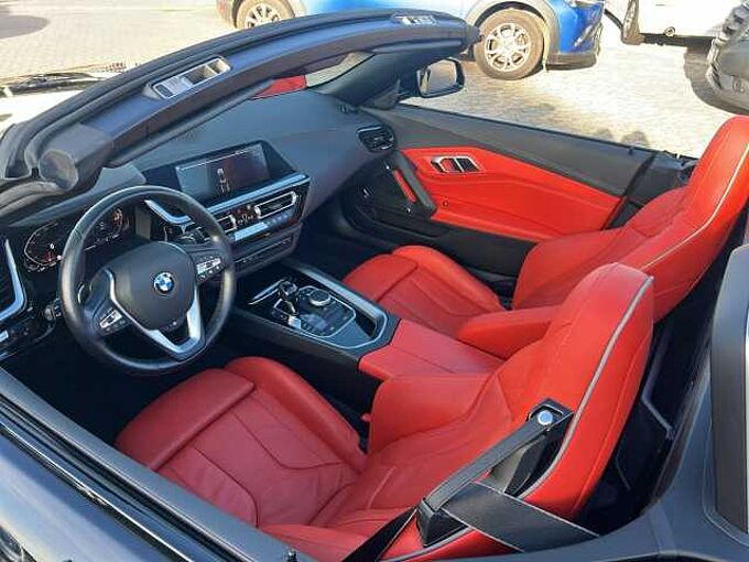 BMW Z4 sDrive 20i Sport Line/Leder/Navi/LED/SHZ/LHZ