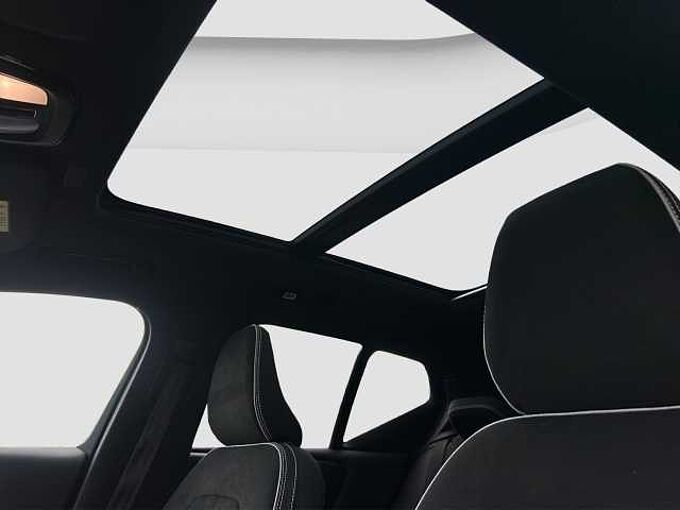 Volvo XC40 B4 Ultimate Dark/Navi/LED/Pano/360K/hzb.FS