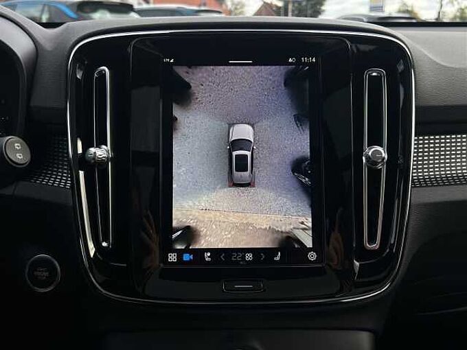 Volvo XC40 B4 Ultimate Dark/Navi/LED/Pano/360K/hzb.FS