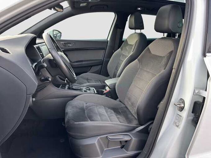 SEAT Ateca Xcellence 4Drive DSG/Navi/LED/AHK/Pano/ACC