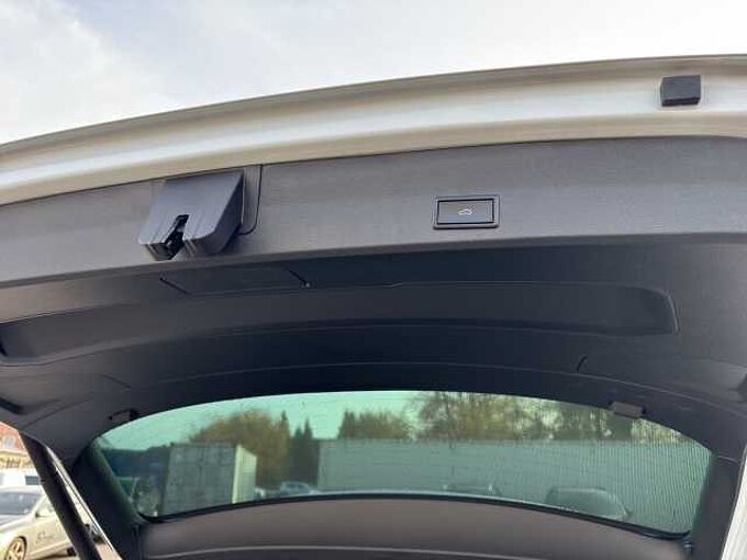 SEAT Ateca Xcellence 4Drive DSG/Navi/LED/AHK/Pano/ACC