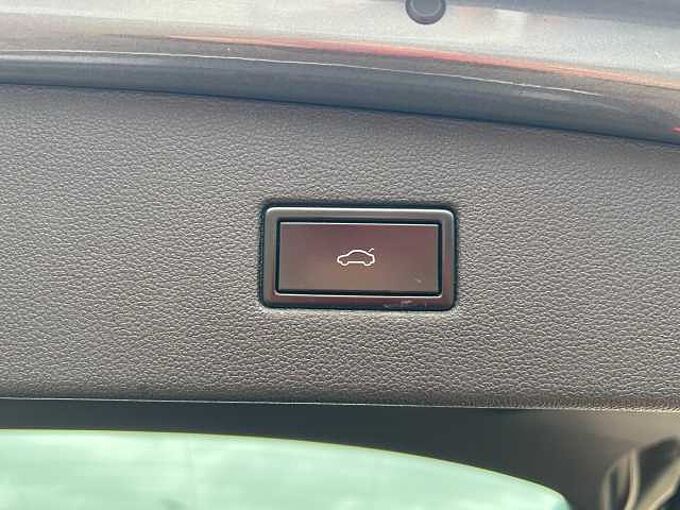 SEAT Tarraco Xcellence 4Drive/7-Sitzer/AHK/StHz/DCC