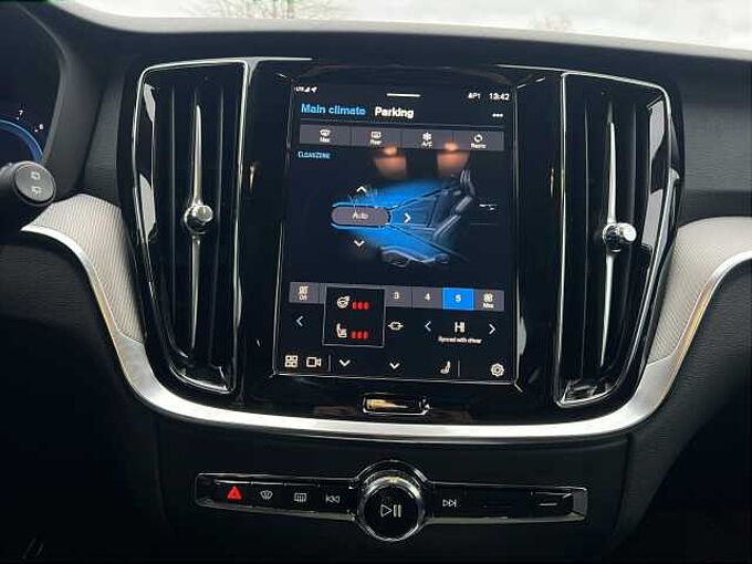 Volvo V60 B4 Plus Dark/Pano/360K/BLIS/19Zoll/Keyless