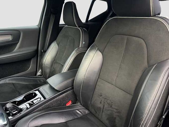 Volvo XC40 B5 R-Design AWD/Navi/LED/AHK/Pano/360K/19Zo