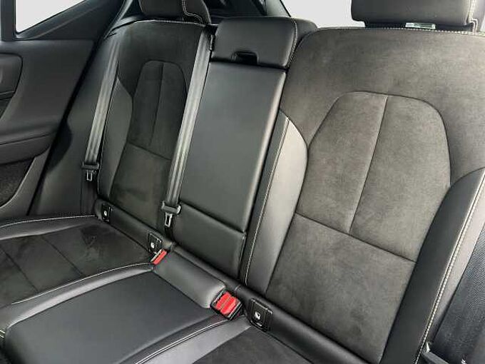 Volvo XC40 B5 R-Design AWD/Navi/LED/AHK/Pano/360K/19Zo