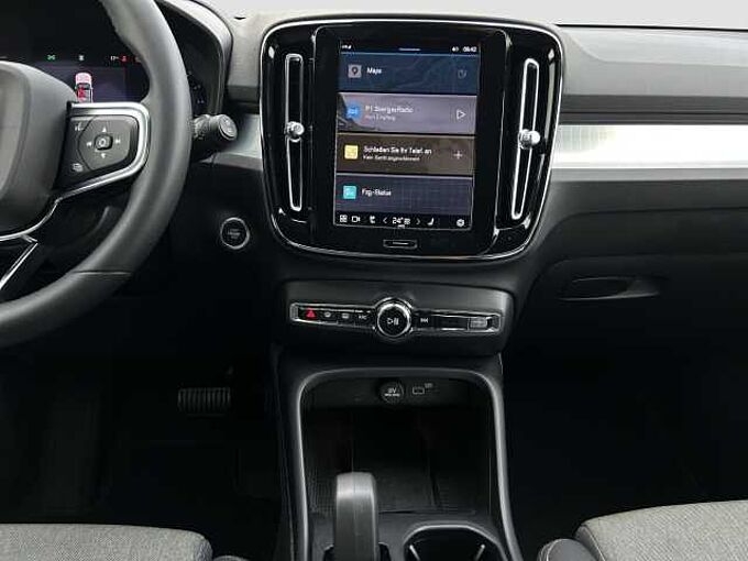 Volvo XC40 B4 Core/Navi/LED/AHK/Standhz/Kam/BLIS/el.HK