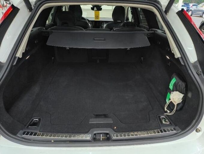 Volvo V90 Cross Country B4 AWD Plus/StdHz/Pano/Alu20Z