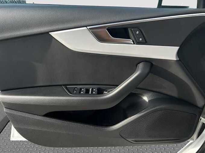 Audi A4 40 2.0 TFSI Avant S-line/LED/Navi/Busin-P/Kam