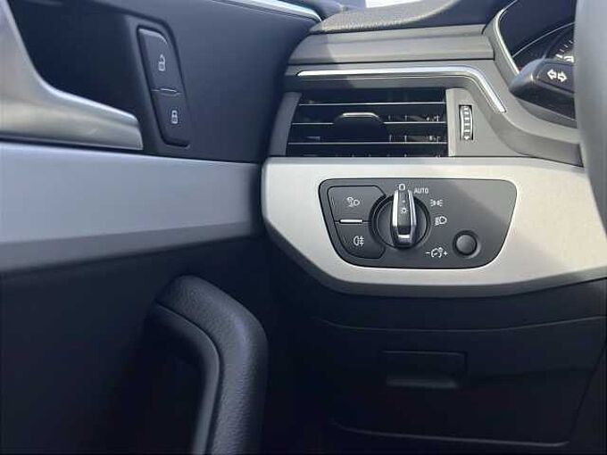 Audi A4 40 2.0 TFSI Avant S-line/LED/Navi/Busin-P/Kam