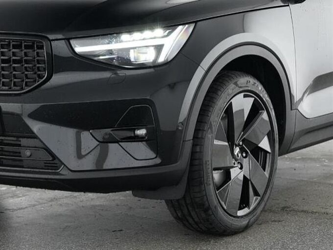 Volvo XC40 B4 Plus Black Edition/Pano/360K/el.Sitze/20