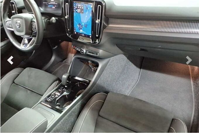 Volvo XC40 B3 Ultra Dark/Navi/LED/Pano/Kam/BLIS/hzb.FS