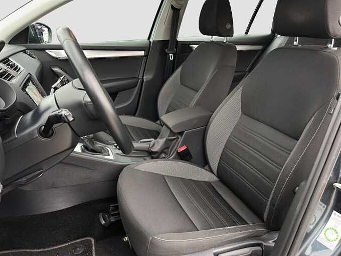 SKODA Octavia Combi Ambition 1.5 TSI DSG/Navi/LED/SHZ 