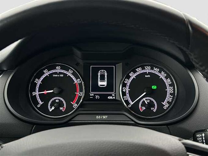 SKODA Octavia Combi Ambition 1.5 TSI DSG/Navi/LED/SHZ 