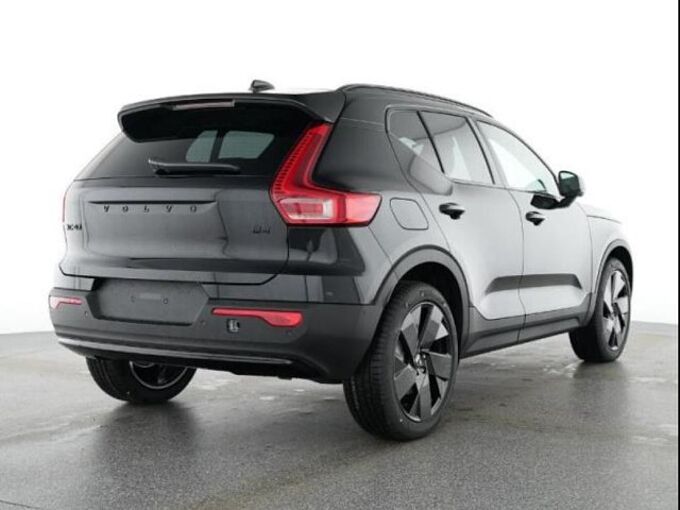 Volvo XC40 B4 Plus Black Edition/Navi/Pano/360K/20Zoll