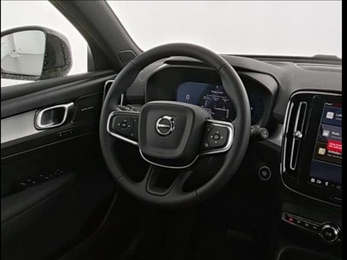 Volvo XC40 B4 Plus Black Edition/Navi/Pano/360K/20Zoll