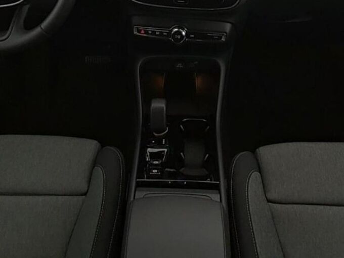 Volvo XC40 B4 Plus Black Edition/Navi/Pano/360K/20Zoll