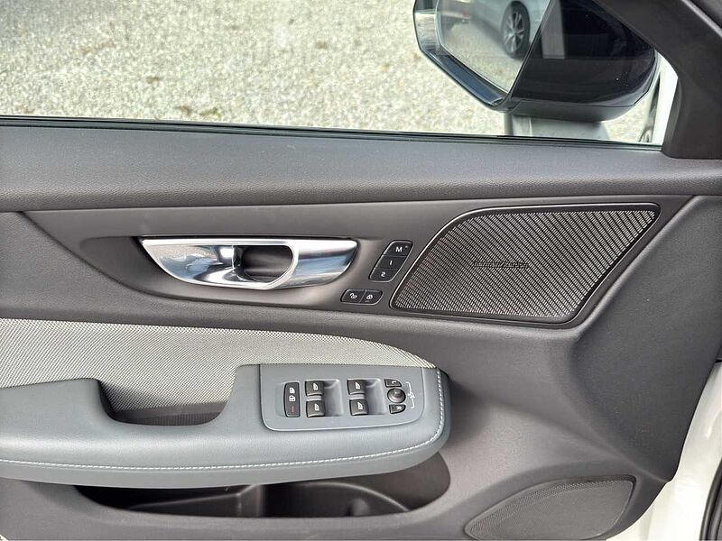 Volvo V60 T8 R-Design Plug-In Hybrid/AHK/360K/Headup