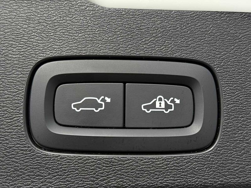 Volvo V60 T8 R-Design Plug-In Hybrid/AHK/360K/Headup