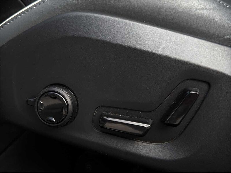 Volvo V60 T8 R-Design Plug-In Hybrid/AHK/360K/Headup