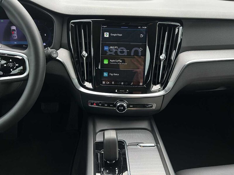 Volvo V60 B4 Plus Dark/Leder/Navi/LED/AHK/Kamera/DAB