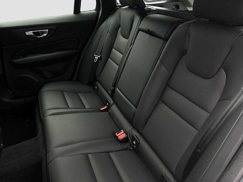 Volvo V60 B4 Plus Dark/Leder/Navi/LED/AHK/Kamera/DAB
