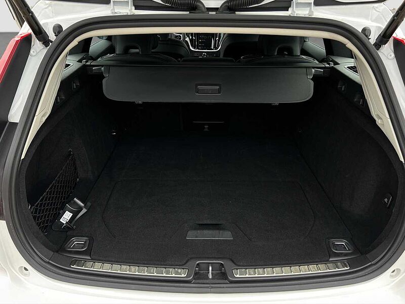 Volvo V60 B4 Plus Dark/Leder/Navi/LED/AHK/Kamera/DAB