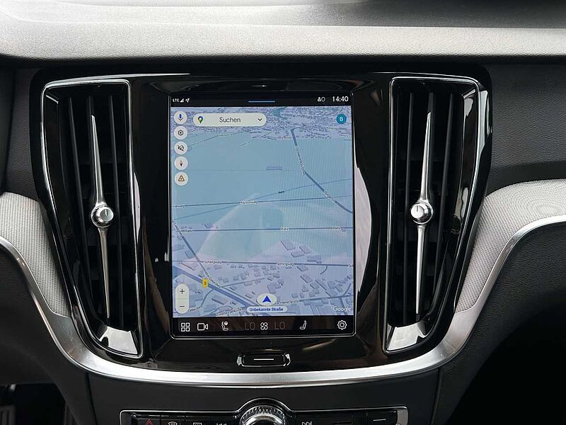 Volvo V60 B4 Plus Dark/Leder/Navi/LED/AHK/Kamera/DAB