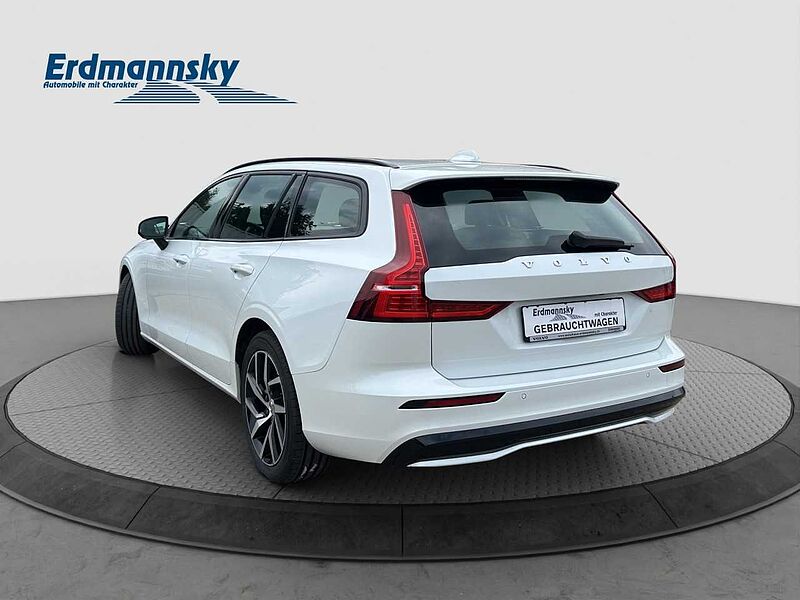 Volvo V60 B4 Plus Dark/Leder/Navi/LED/AHK/Kamera/DAB