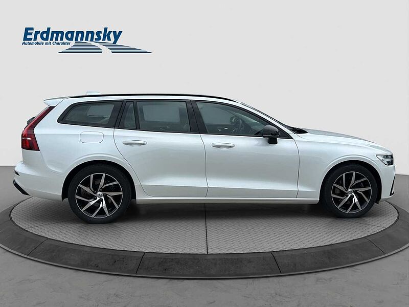 Volvo V60 B4 Plus Dark/Leder/Navi/LED/AHK/Kamera/DAB
