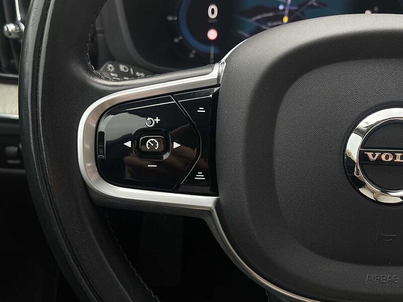 Volvo XC60 B4 Inscription/Leder/Navi/LED/Pano/Kamera