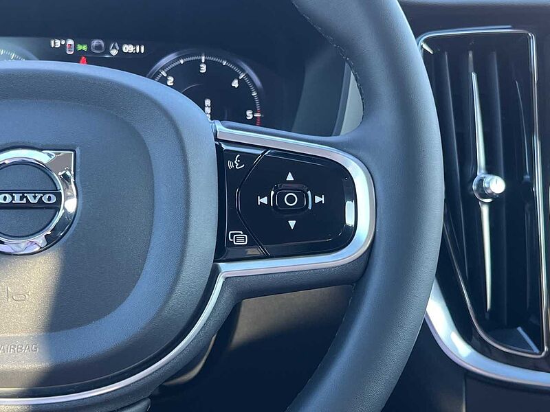 Volvo V60 B4 Cross Country AWD/Navi/LED/Kamera/el. HKL