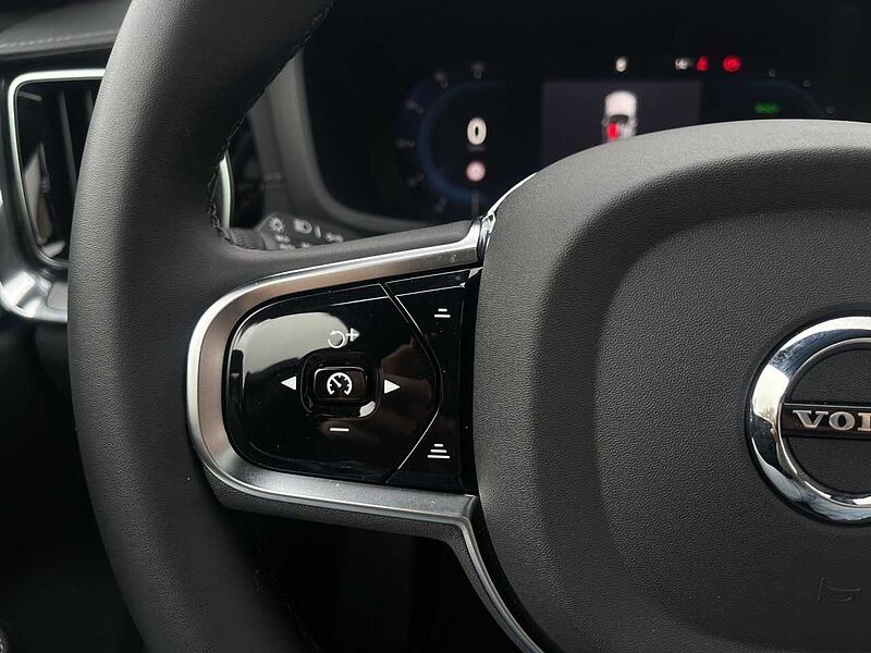 Volvo S60 T8 Ultimate Dark Plug-In Hybrid/Pano/360Kam