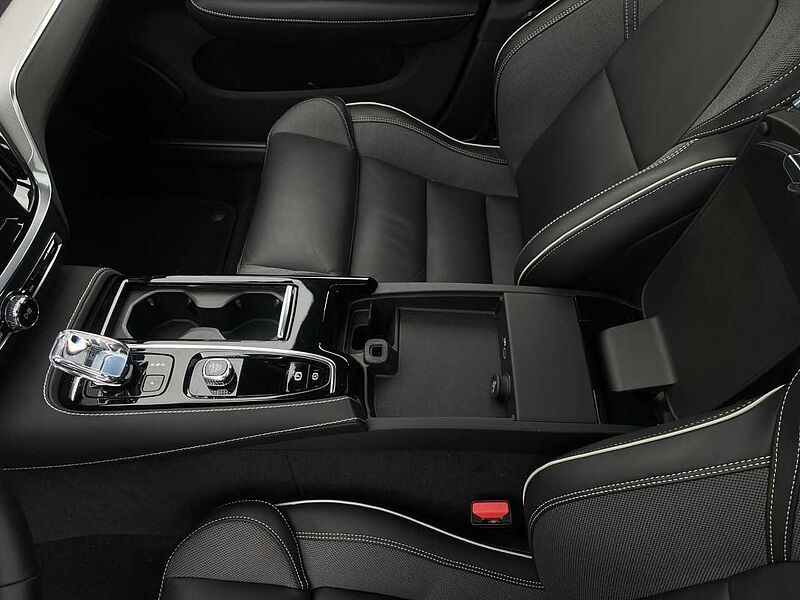 Volvo S60 T8 Ultimate Dark Plug-In Hybrid/Pano/360Kam