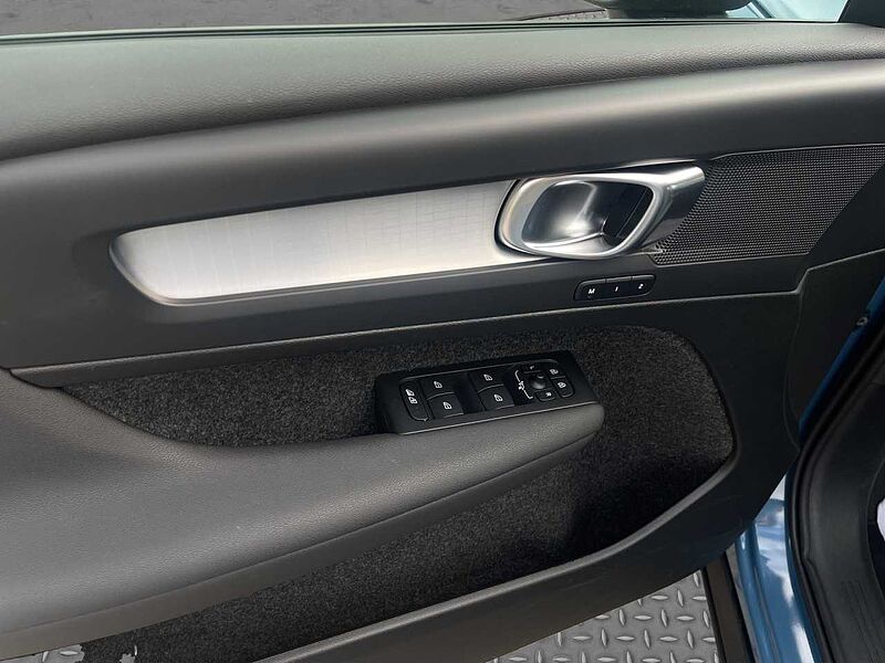 Volvo XC40 B3 Core/Navi/LED/360Kam/hzb. LK/SHZ//Euro 6E