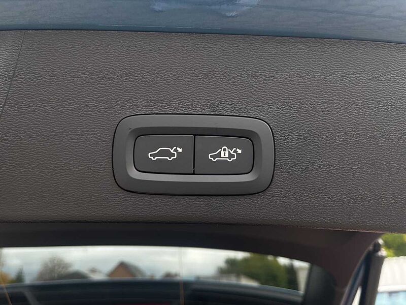 Volvo XC40 B3 Core/Navi/LED/360Kam/hzb. LK/SHZ//Euro 6E