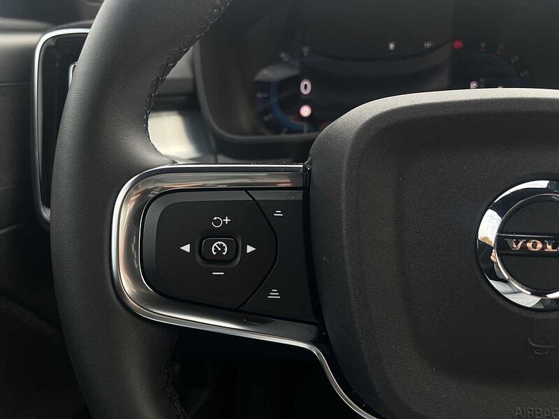 Volvo XC40 B3 Core/Navi/LED/360Kam/hzb. LK/SHZ//Euro 6E