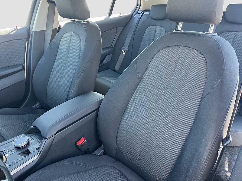 BMW 118d Advantage/R-Kam/SHZ/LED/Parkassist/Tempomat 118