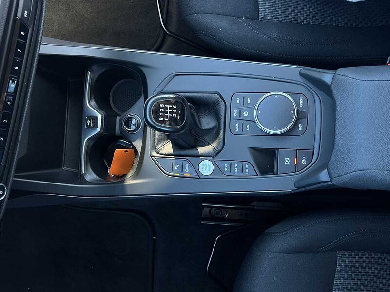 BMW 118d Advantage/R-Kam/SHZ/LED/Parkassist/Tempomat 118