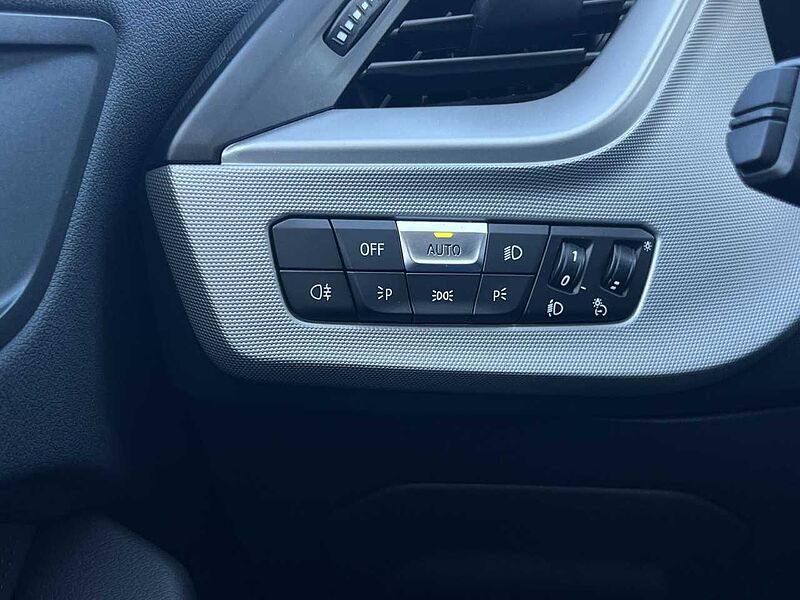 BMW 118d Advantage/R-Kam/SHZ/LED/Parkassist/Tempomat 118