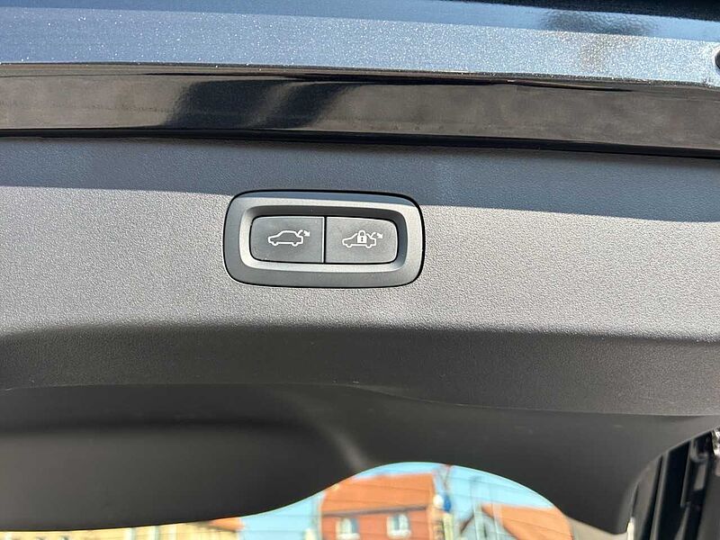 01 1.5T HEV/Pano/Keyless/SHZ/el. Sitze/R-Kam/eHKL