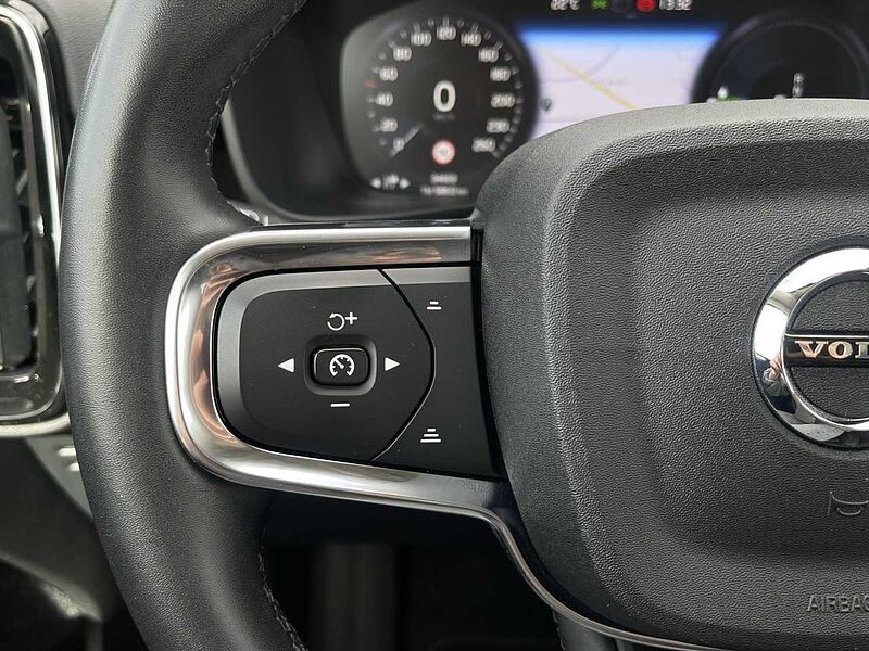 Volvo XC40 T5 Ultimate Dark Plug-In Hybrid/Pano/360Kam