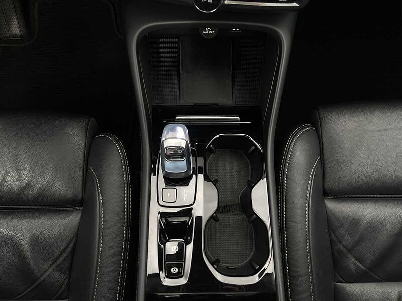Volvo XC40 T5 Ultimate Dark Plug-In Hybrid/Pano/360Kam