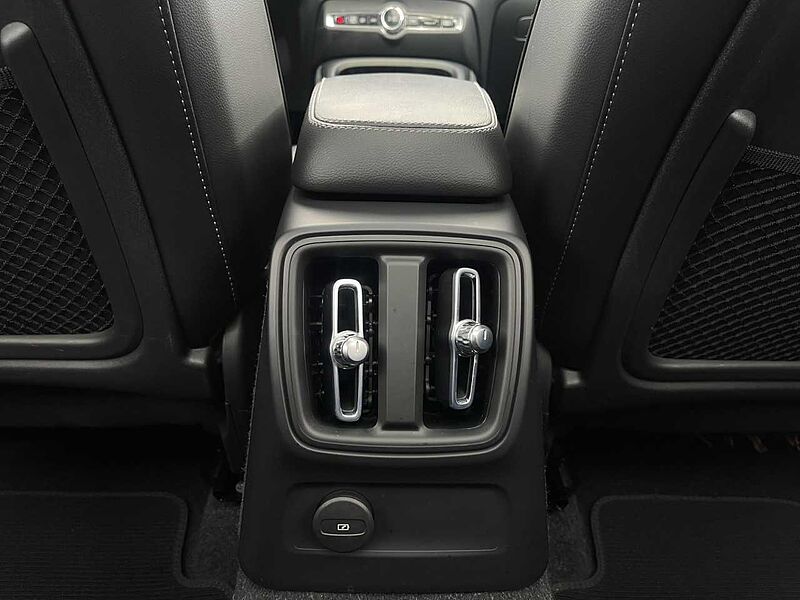 Volvo XC40 T5 Ultimate Dark Plug-In Hybrid/Pano/360Kam