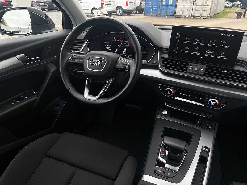 Audi Q5 40 2.0 TDI quattro S-line/AHK/Bus. -Paket/MMI