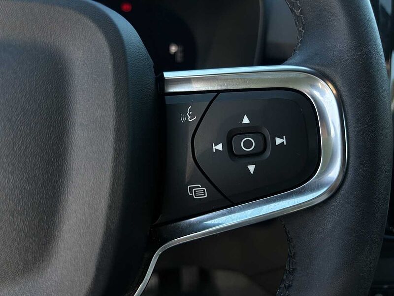 Volvo XC40 Core Pure Electric/Navi/LED/StHz/Kam/19Zoll