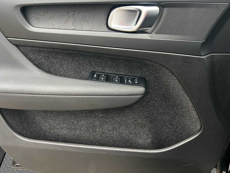 Volvo XC40 T4 Essential Plug-In Hybrid/SHZ/Navi/R-Kam