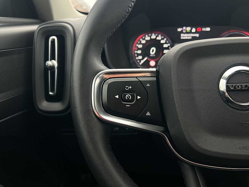 Volvo XC40 T4 Essential Plug-In Hybrid/SHZ/Navi/R-Kam