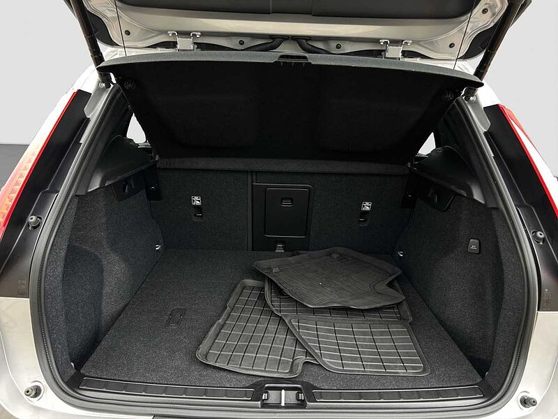 Volvo XC40 B4 Core/Navi/LED/AHK/Standhz/Kam/BLIS/el. HK